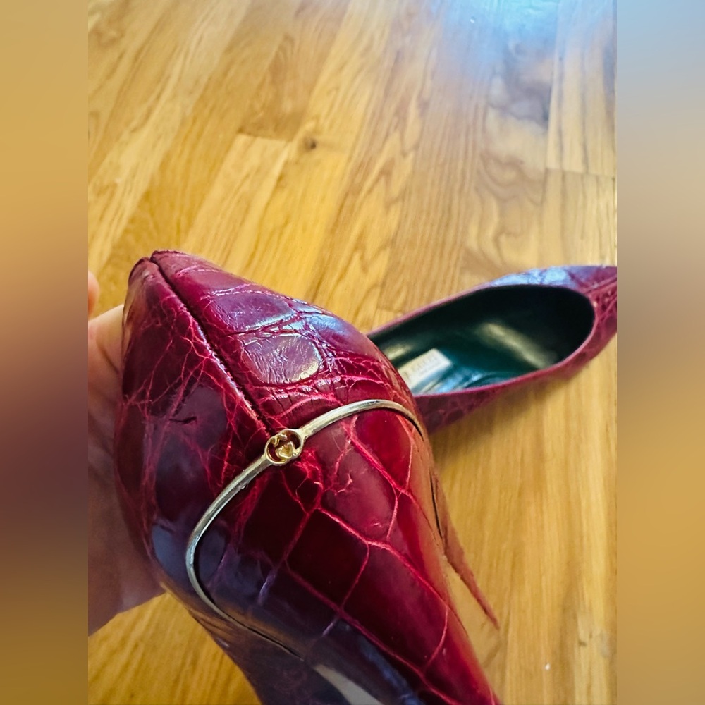 Gucci red Croc-Embossed Heels